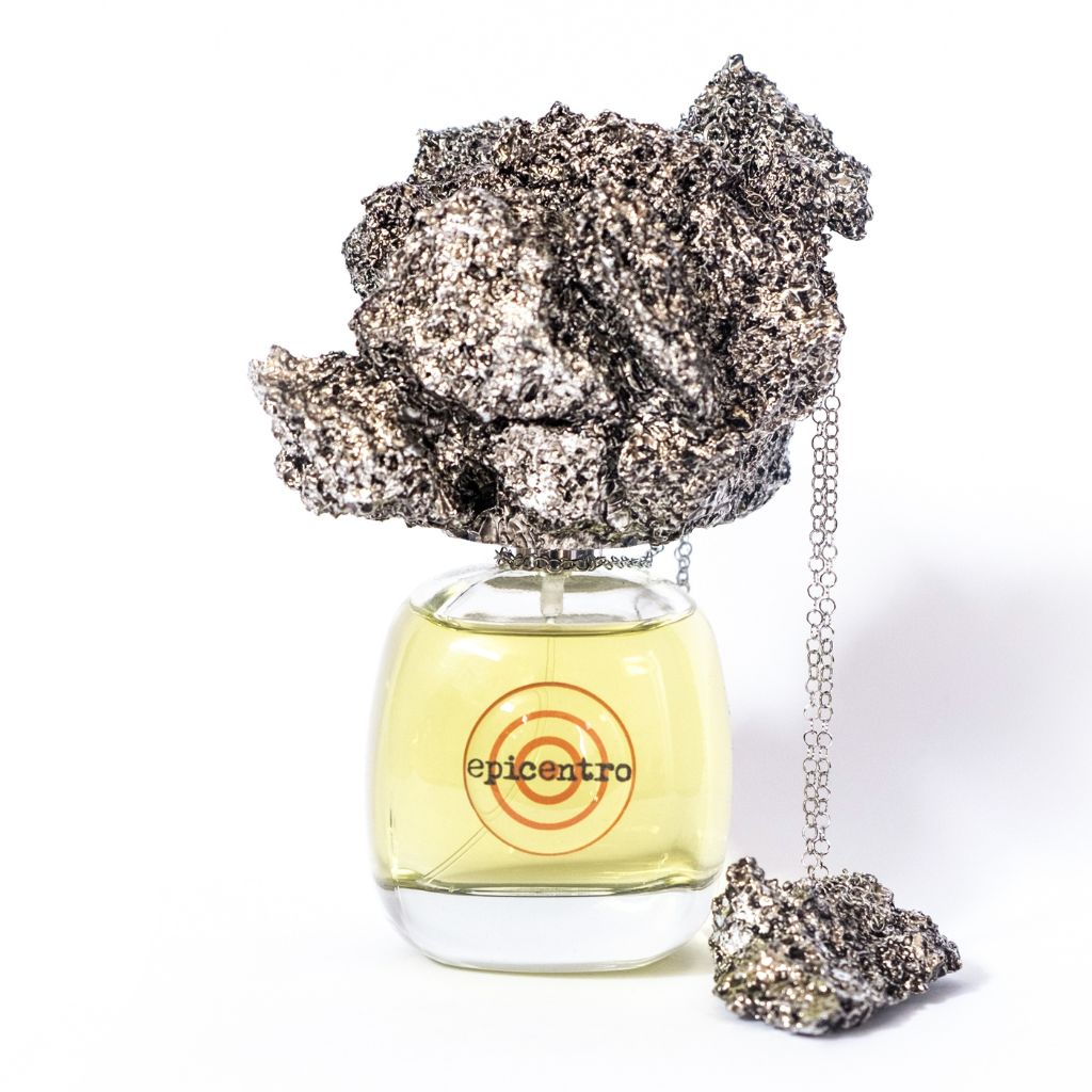 Filippo Sorcinelli Perfumes born in 2014; dedicated to the artistic passions of their creator:
Gothic art, music, photography…the fog.Shop at fragrapedia.com