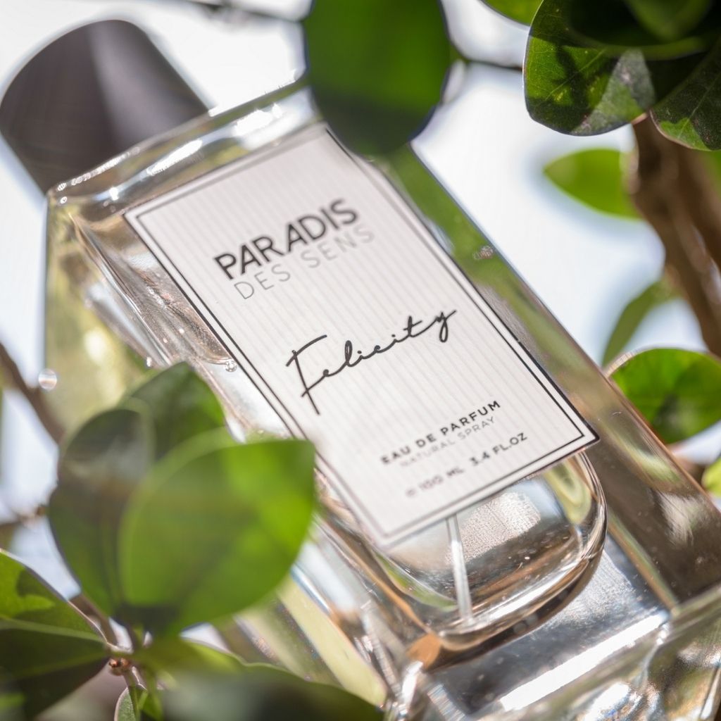 PARADIS DES SENS’s scents are all created with the finest materials & hundreds of years old craftsman ship, paired with cutting edge technology, produced to the world by Arcadie De Niche, a symbol of beauty at the heart of Paris, Champs-Élysées.