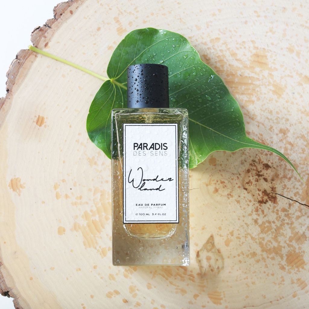 PARADIS DES SENS’s scents are all created with the finest materials & hundreds of years old craftsman ship, paired with cutting edge technology, produced to the world by Arcadie De Niche, a symbol of beauty at the heart of Paris, Champs-Élysées.