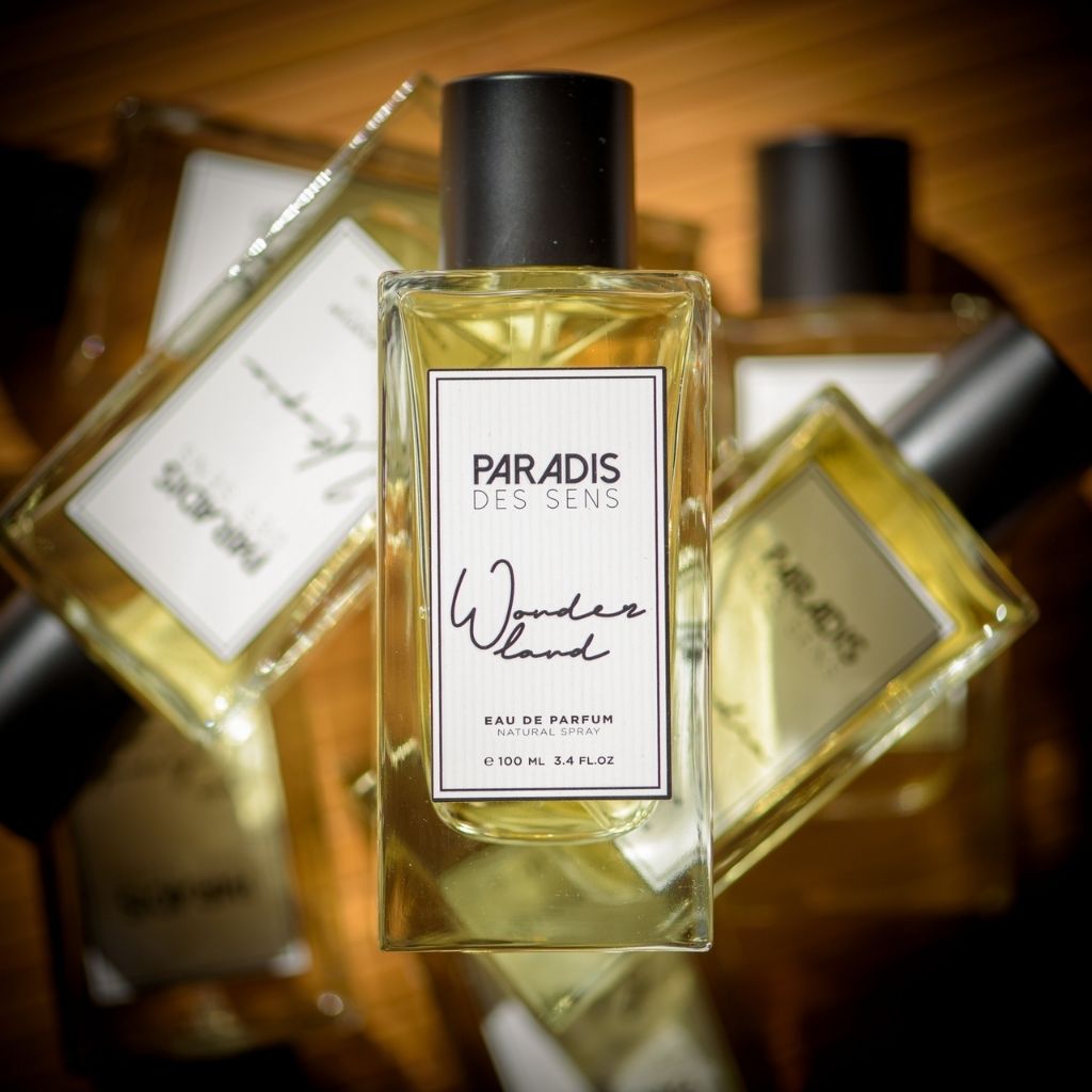 PARADIS DES SENSÃƒÂ¢Ã¢â€šÂ¬Ã¢â€žÂ¢s scents are all created with the finest materials & hundreds of years old craftsman ship, paired with cutting edge technology, produced to the world by Arcadie De Niche, a symbol of beauty at the heart of Paris, Champs-ÃƒÆ’Ã¢â‚¬Â°lysÃƒÆ’Ã‚Â©es.