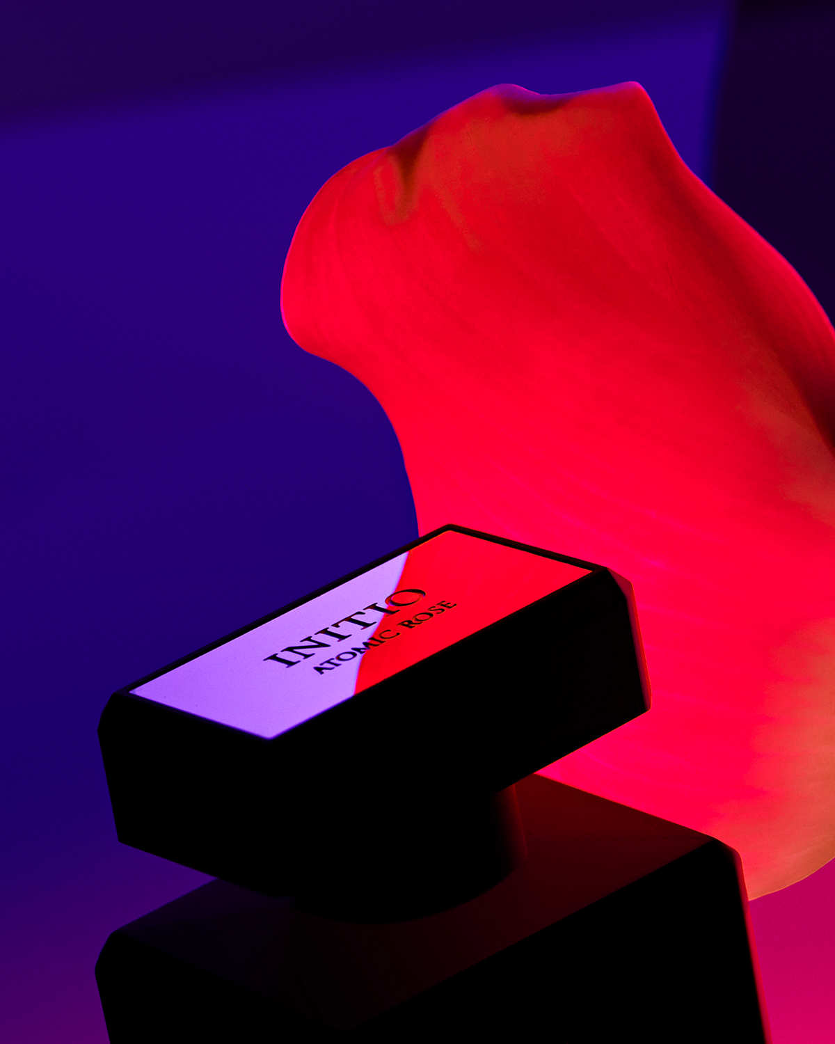 Atomic Rose Eau de Parfum - INITIO